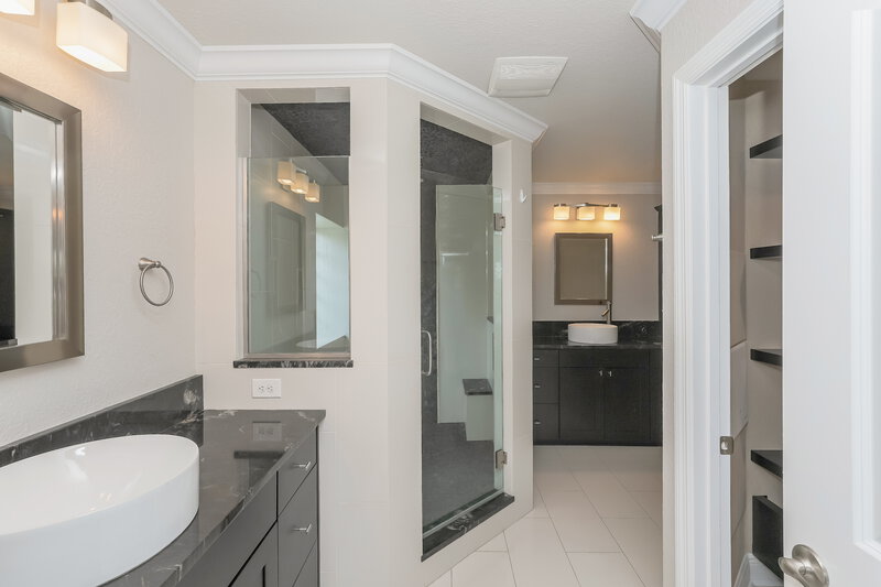 2,500/Mo, 10825 Standing Stone Dr Wimauma, FL 33598 Main Bathroom View 2