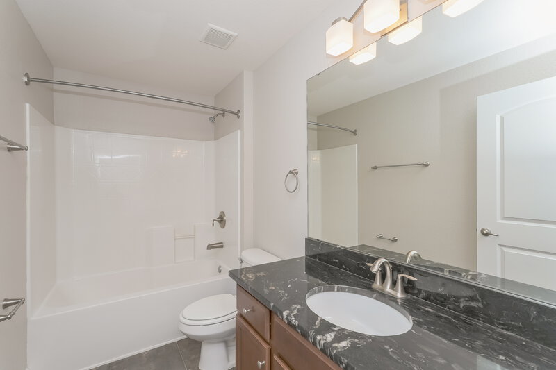 2,500/Mo, 10825 Standing Stone Dr Wimauma, FL 33598 Bathroom View