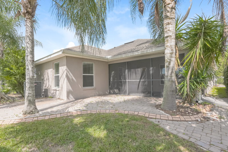 2,500/Mo, 10825 Standing Stone Dr Wimauma, FL 33598 Rear View
