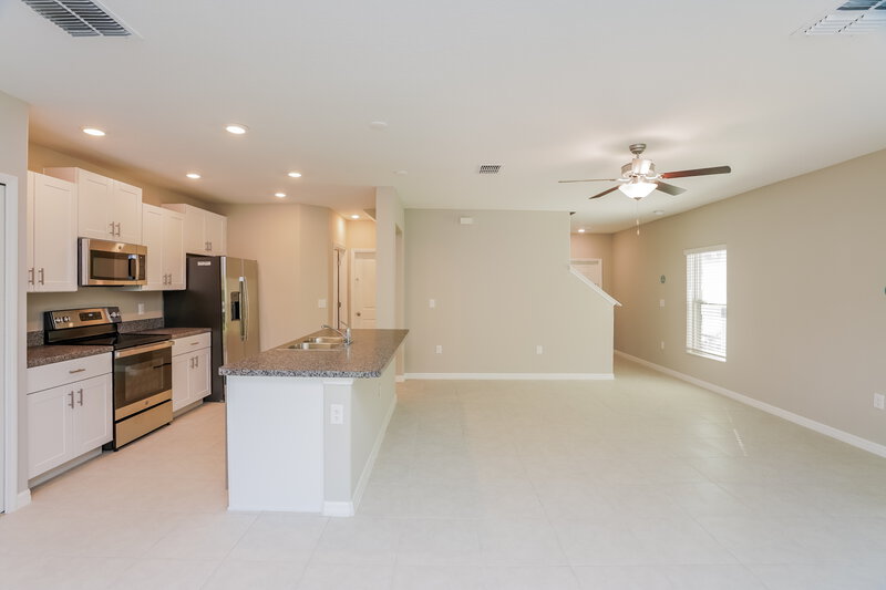 2,285/Mo, 7220 Spring Snowflake Avenue Tampa, FL 33619 Living Room View