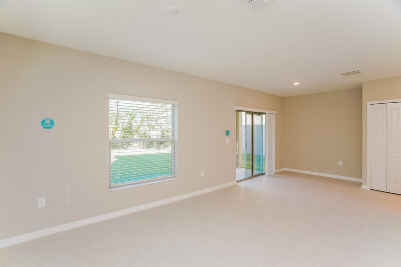 2,285/Mo, 7220 Spring Snowflake Avenue Tampa, FL 33619 Dining Room View