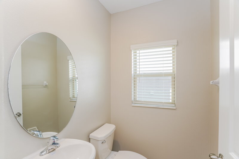 2,285/Mo, 7220 Spring Snowflake Avenue Tampa, FL 33619 Bathroom View