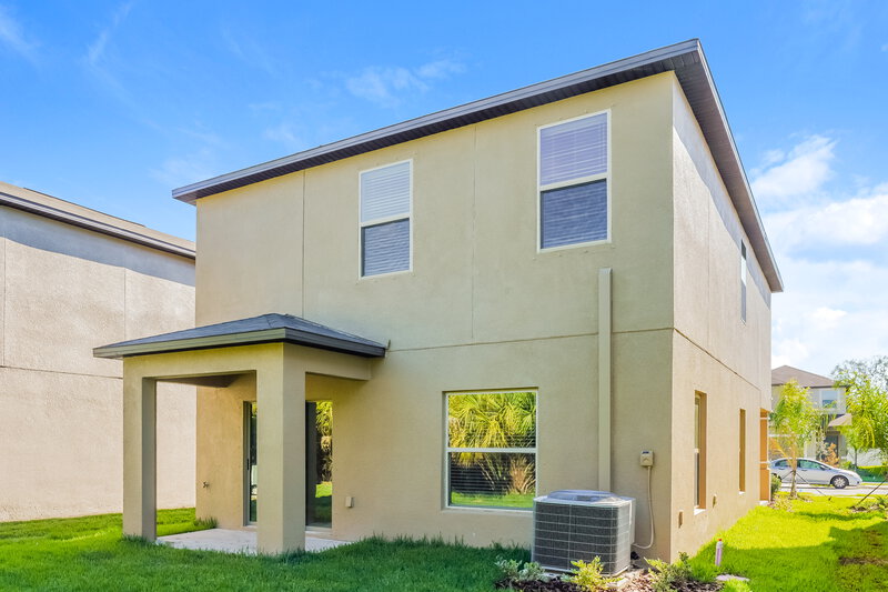 2,285/Mo, 7220 Spring Snowflake Avenue Tampa, FL 33619 Rear View