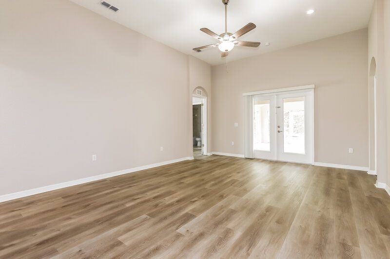 2,485/Mo, 1873 Kingsmill Dr Bartow, FL 33830 Living Room View 2