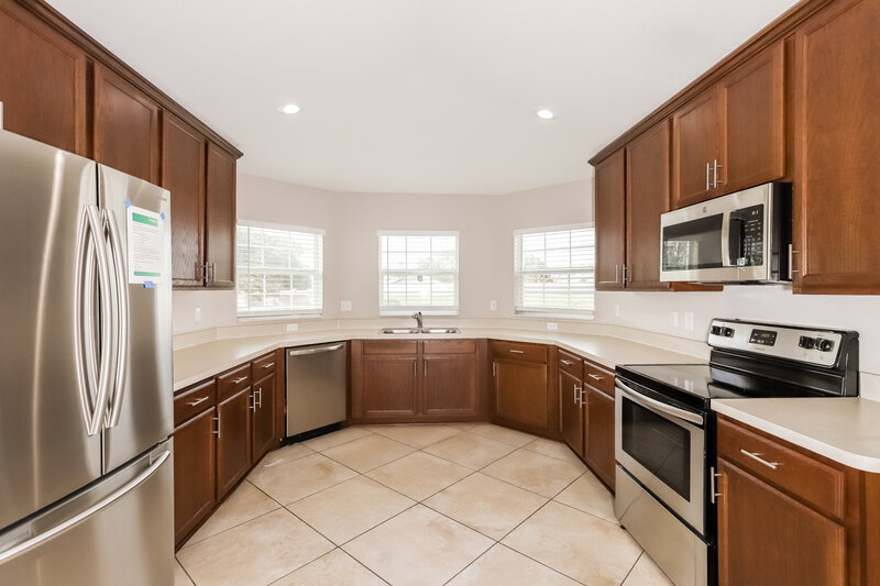 2,485/Mo, 1873 Kingsmill Dr Bartow, FL 33830 Kitchen View 2