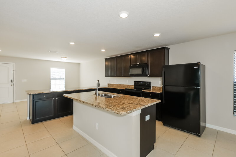 1,795/Mo, 6543 Redbay Dr Brooksville, FL 34602 Kitchen View 2