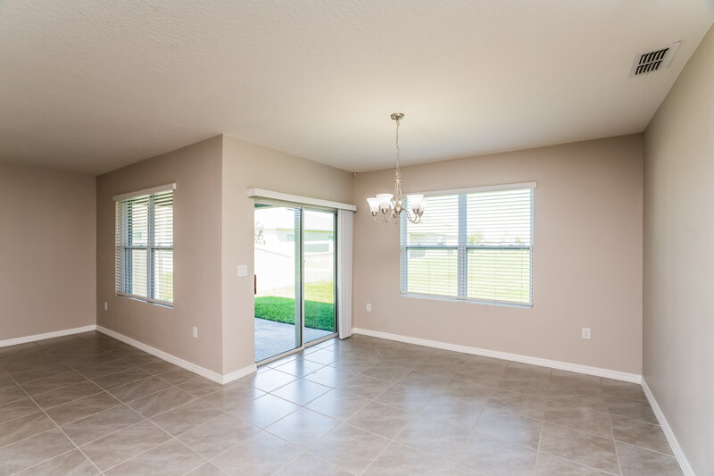 2,345/Mo, 5620 Peace River Dr Lakeland, FL 33811 Dining Room View
