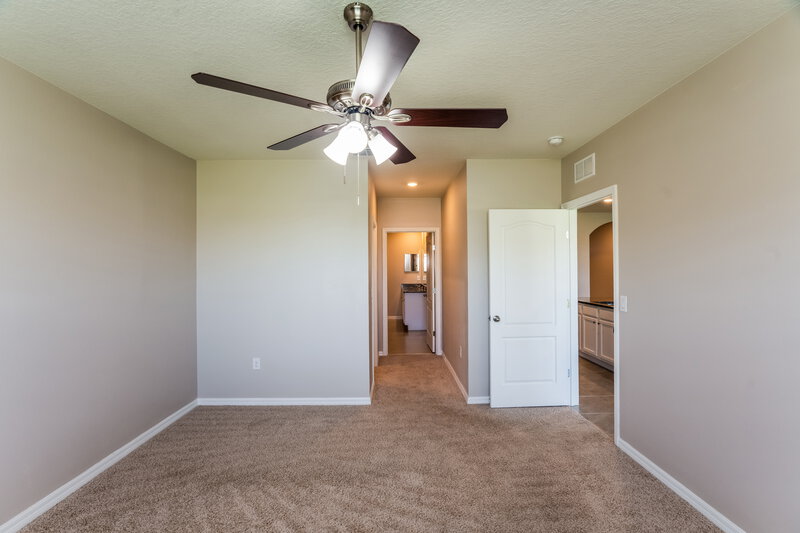2,370/Mo, 5620 Peace River Dr Lakeland, FL 33811 Main Bedroom View