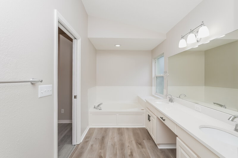 2,287/Mo, 4914 Copper Canyon Blvd Valrico, FL 33594 Main Bathroom View 2