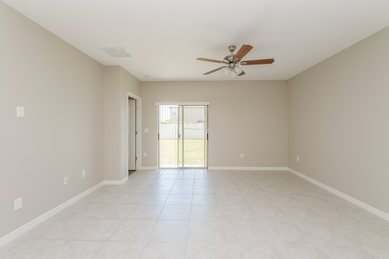 2,800/Mo, 9646 Lemon Drop Loop Ruskin, FL 33573 Living Room View