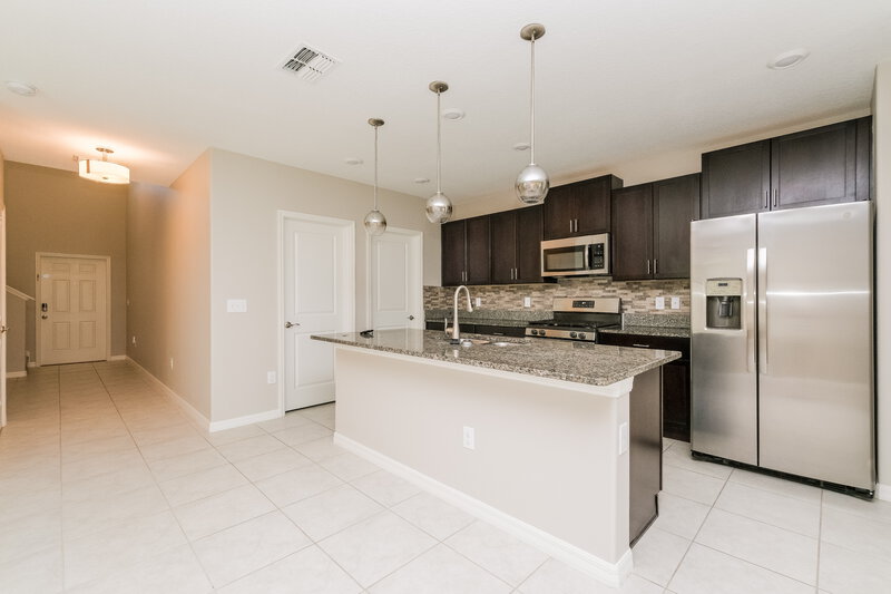 2,800/Mo, 9646 Lemon Drop Loop Ruskin, FL 33573 Kitchen View 2