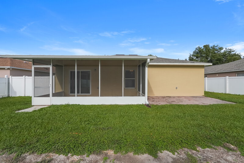 2,045/Mo, 5632 Oakwood Knoll Dr Lakeland, FL 33811 Rear View