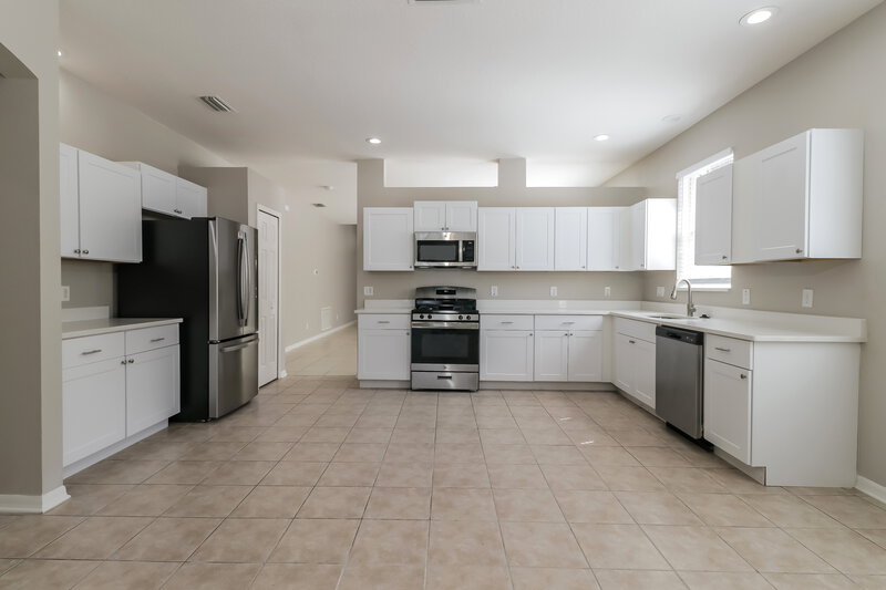 2,570/Mo, 12919 Terrace Springs Dr Temple Terrace, FL 33637 Kitchen View