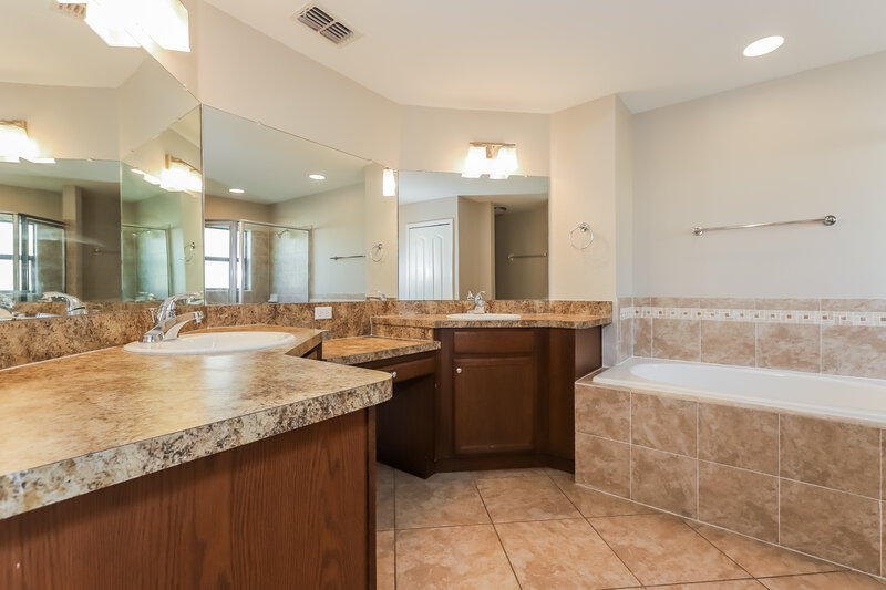 3,440/Mo, 1817 James Towne Ln Bartow, FL 33830 Main Bathroom View