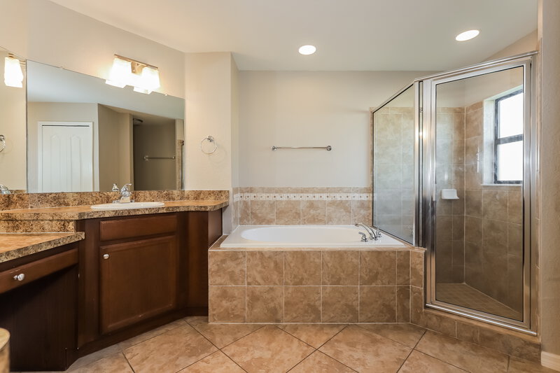 3,440/Mo, 1817 James Towne Ln Bartow, FL 33830 Main Bathroom View 2