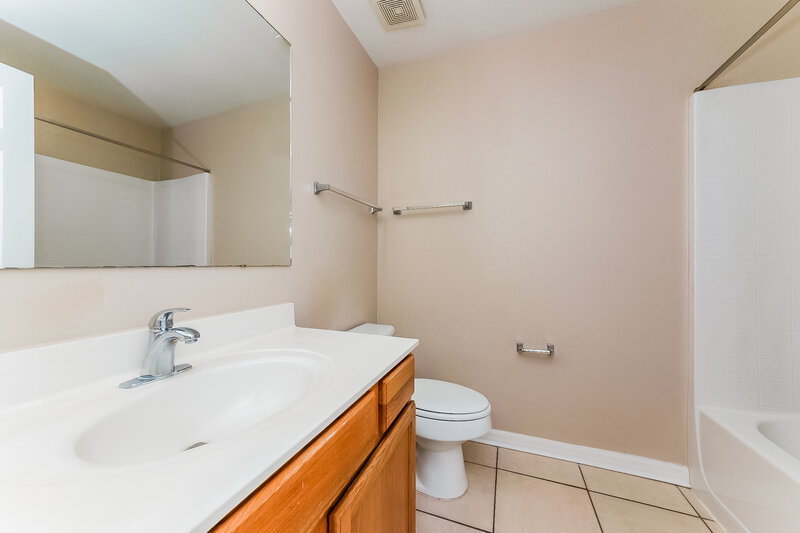 1,800/Mo, 13506 Cohiba Ct Riverview, FL 33579 Bathroom View