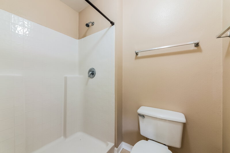 1,800/Mo, 13506 Cohiba Ct Riverview, FL 33579 Bathroom View 2