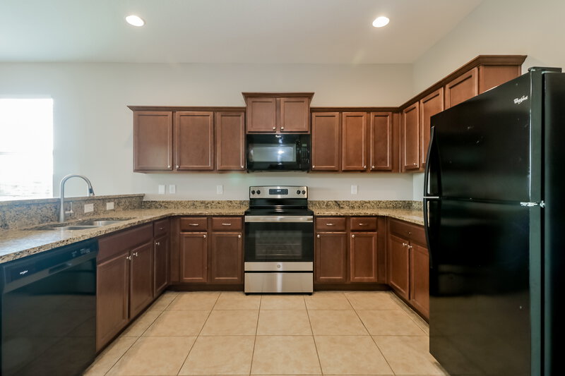 1,925/Mo, 30490 Satinleaf Run Brooksville, FL 34602 Kitchen View