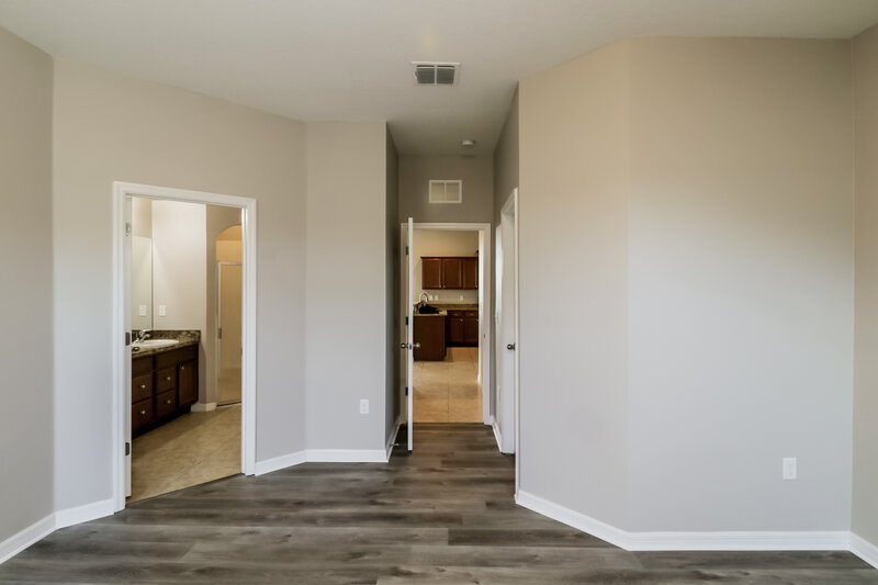 1,925/Mo, 30490 Satinleaf Run Brooksville, FL 34602 Main Bedroom View