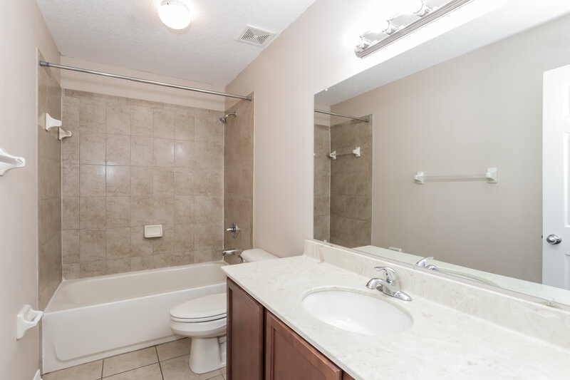 3,100/Mo, 16409 Egret Crossing Ln Lithia, FL 33547 Bathroom View