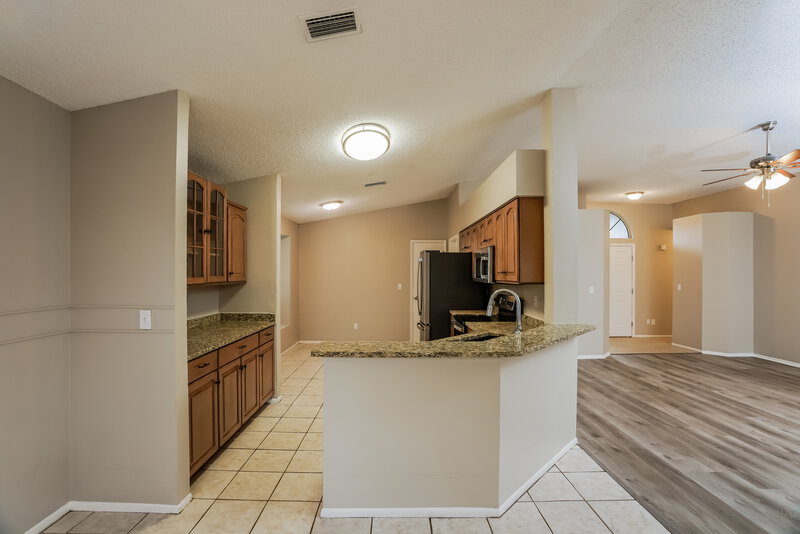 2,245/Mo, 12012 Fruitwood Dr Riverview, FL 33569 Kitchen View 2