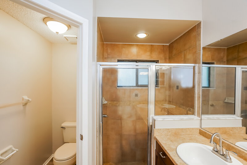 2,245/Mo, 12012 Fruitwood Dr Riverview, FL 33569 Main Bathroom View