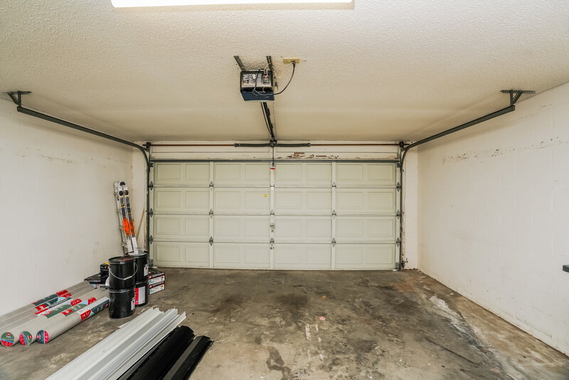 2,245/Mo, 12012 Fruitwood Dr Riverview, FL 33569 Garage View