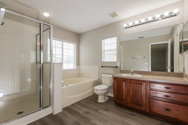 2,360/Mo, 3613 Hatchbend Way Wesley Chapel, FL 33544 Main Bathroom View