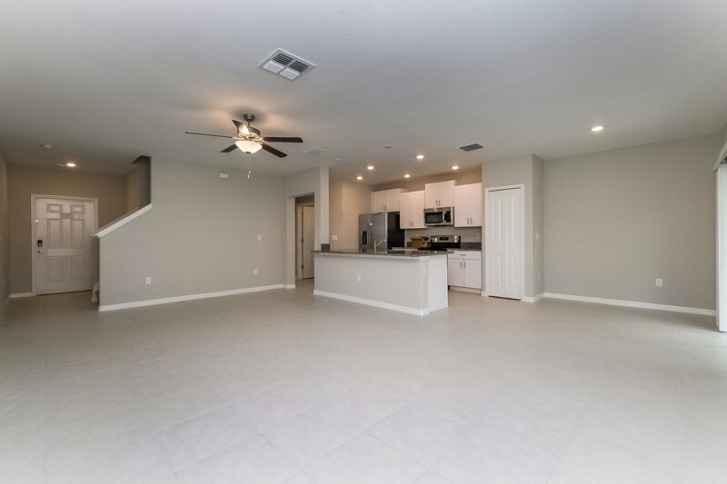 2,635/Mo, 7312 Spring Snowflake Ave Tampa, FL 33619 Living Room View