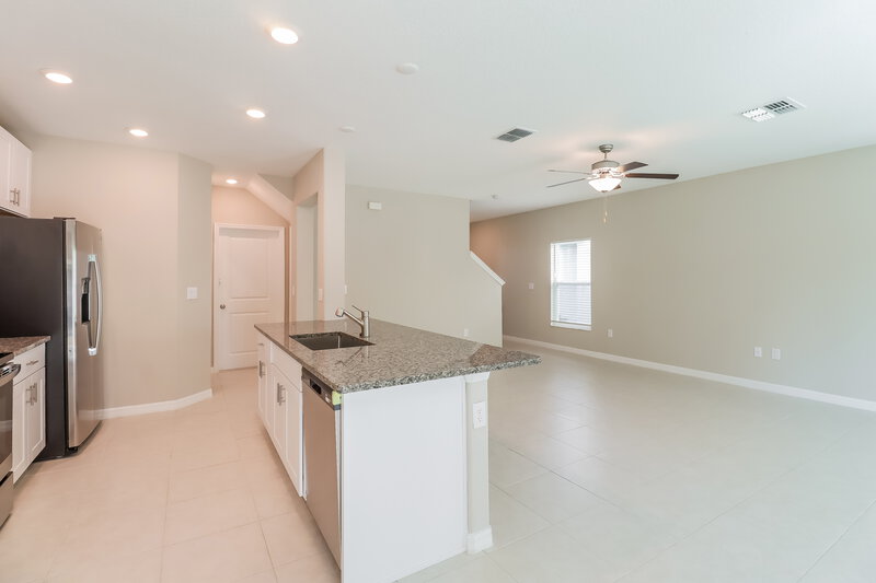 2,600/Mo, 7317 Spring Snowflake Ave Tampa, FL 33619 Misc View 4