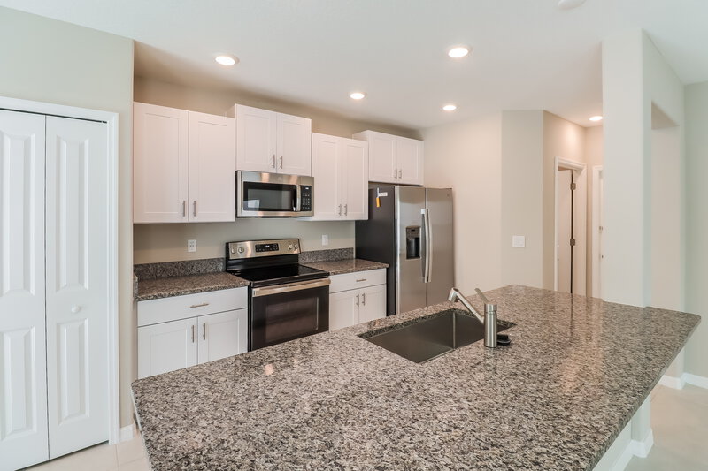 2,600/Mo, 7317 Spring Snowflake Ave Tampa, FL 33619 Misc View 5