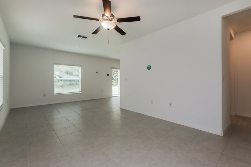 2,405/Mo, 7306 Spring Snowflake Ave Tampa, FL 33619 Living Room View 2