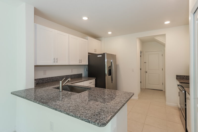 2,405/Mo, 7306 Spring Snowflake Ave Tampa, FL 33619 Kitchen View 3