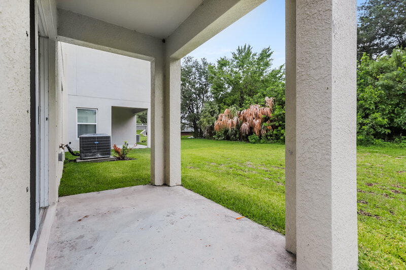 2,405/Mo, 7306 Spring Snowflake Ave Tampa, FL 33619 Backyard View