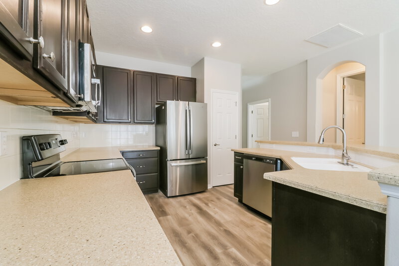 2,520/Mo, 5850 Sweet William Ter Land O Lakes, FL 34639 Kitchen View 2