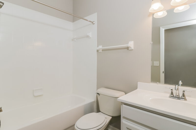 2,520/Mo, 5850 Sweet William Ter Land O Lakes, FL 34639 Bathroom View