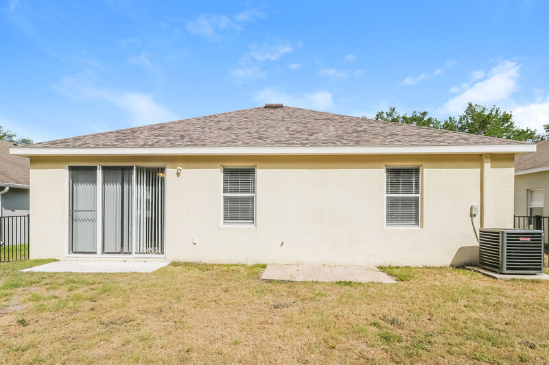 2,520/Mo, 5850 Sweet William Ter Land O Lakes, FL 34639 Rear View