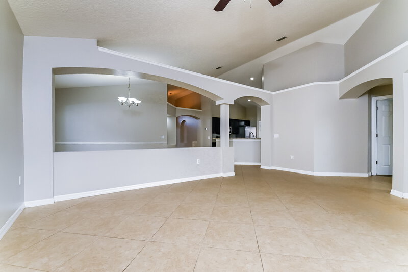 1,965/Mo, 2603 Whitewood Rd Mulberry, FL 33860 Living Room View 2