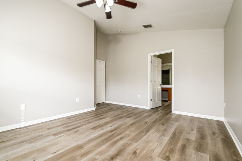 1,965/Mo, 2603 Whitewood Rd Mulberry, FL 33860 Main Bedroom View 2