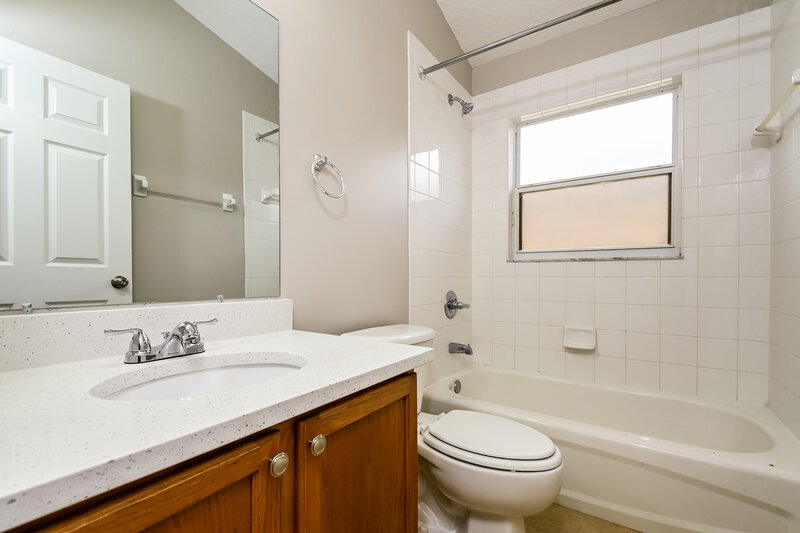 1,965/Mo, 2603 Whitewood Rd Mulberry, FL 33860 Bathroom View