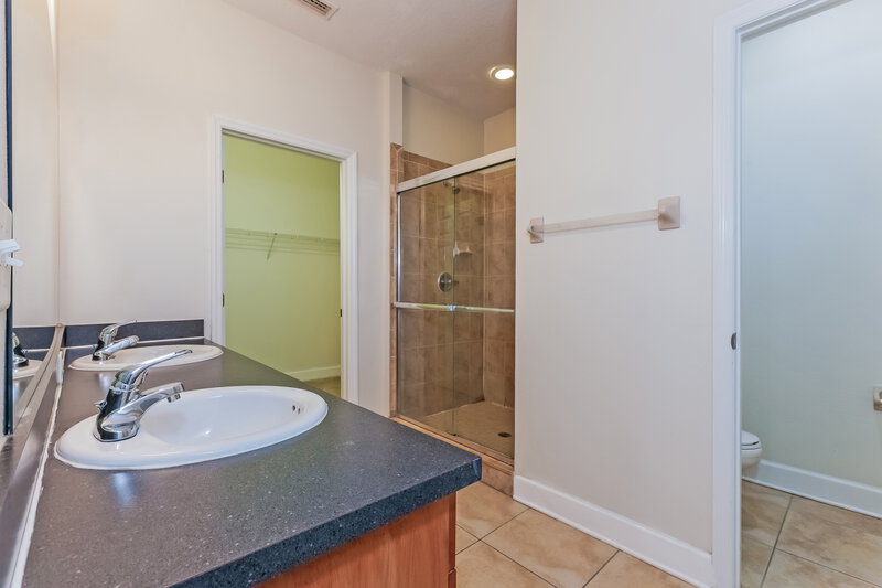 2,080/Mo, 6525 Quiet Pool Ct Apollo Beach, FL 33572 Main Bathroom View