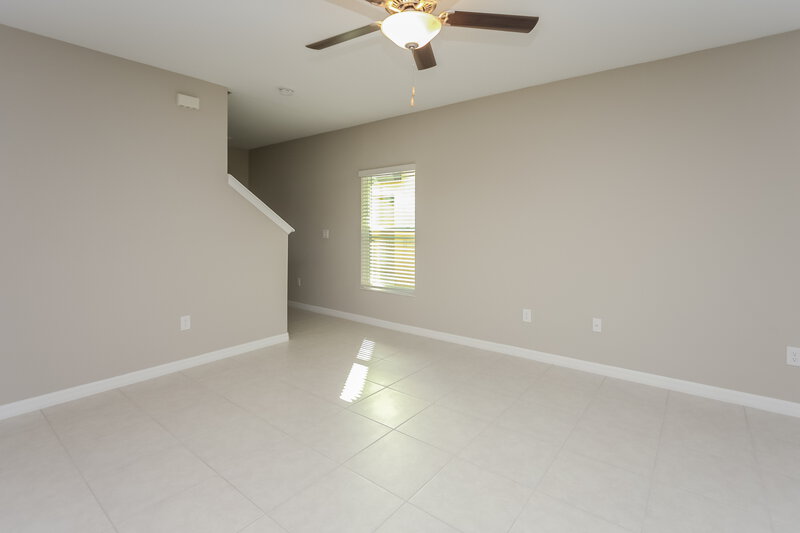 2,500/Mo, 7318 Spring Snowflake Ave Tampa, FL 33619 Living Room View 2