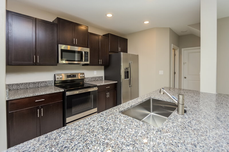 2,495/Mo, 7318 Spring Snowflake Ave Tampa, FL 33619 Kitchen View