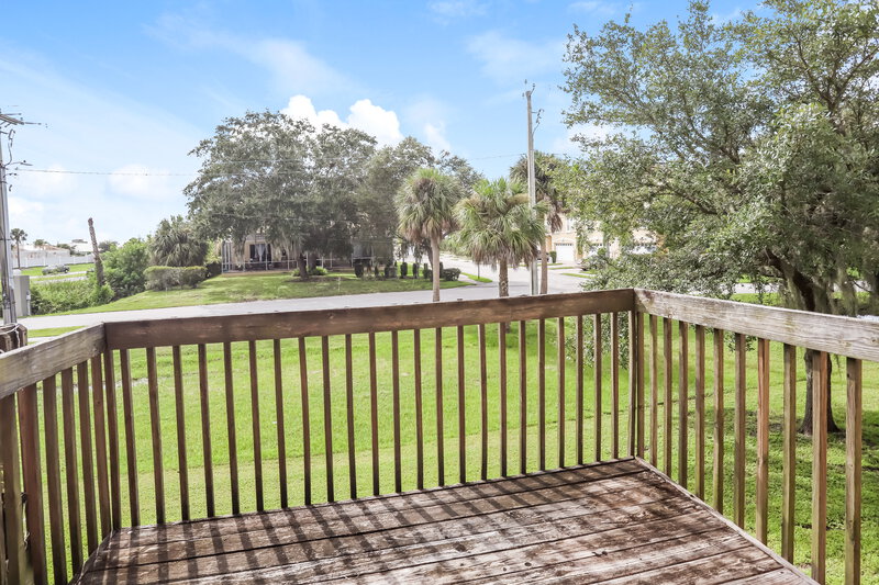 2,010/Mo, 6504 Quiet Pool Ct Apollo Beach, FL 33572 Deck View