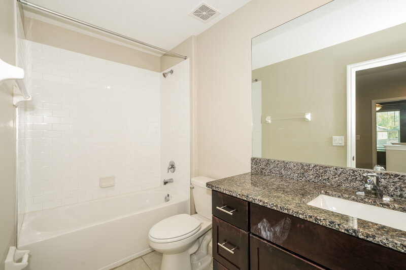 2,525/Mo, 7324 Spring Snowflake Ave Tampa, FL 33619 Bathroom View