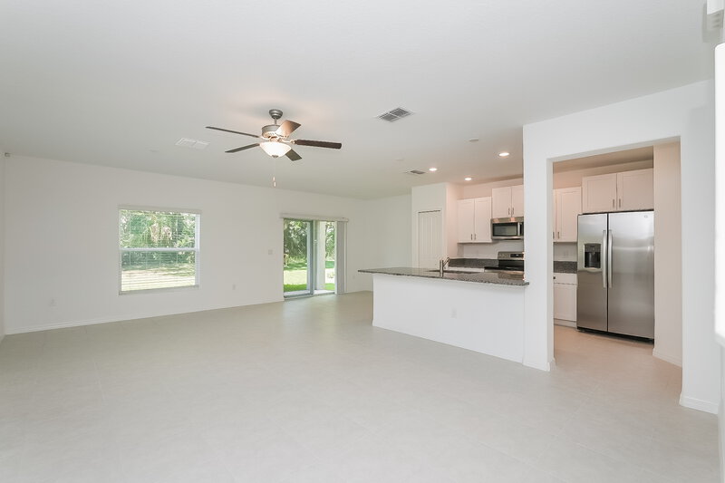 2,600/Mo, 7338 Spring Snowflake Ave Tampa, FL 33619 Misc View 2
