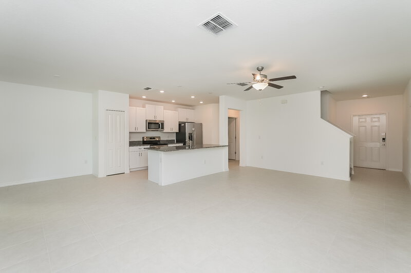 2,600/Mo, 7338 Spring Snowflake Ave Tampa, FL 33619 Misc View 3