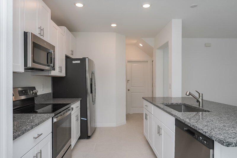 2,600/Mo, 7338 Spring Snowflake Ave Tampa, FL 33619 Misc View 5