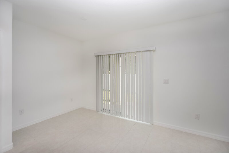 2,495/Mo, 7336 Spring Snowflake Ave Tampa, FL 33619 Dining Room View