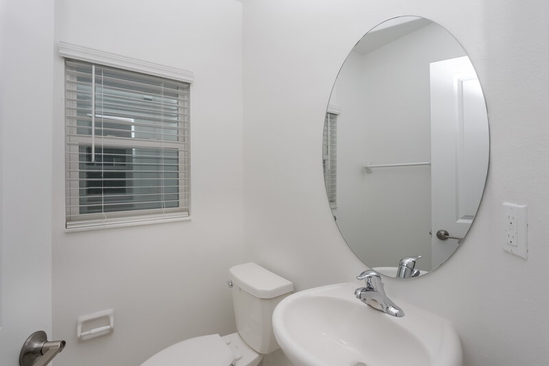 2,495/Mo, 7336 Spring Snowflake Ave Tampa, FL 33619 Bathroom View